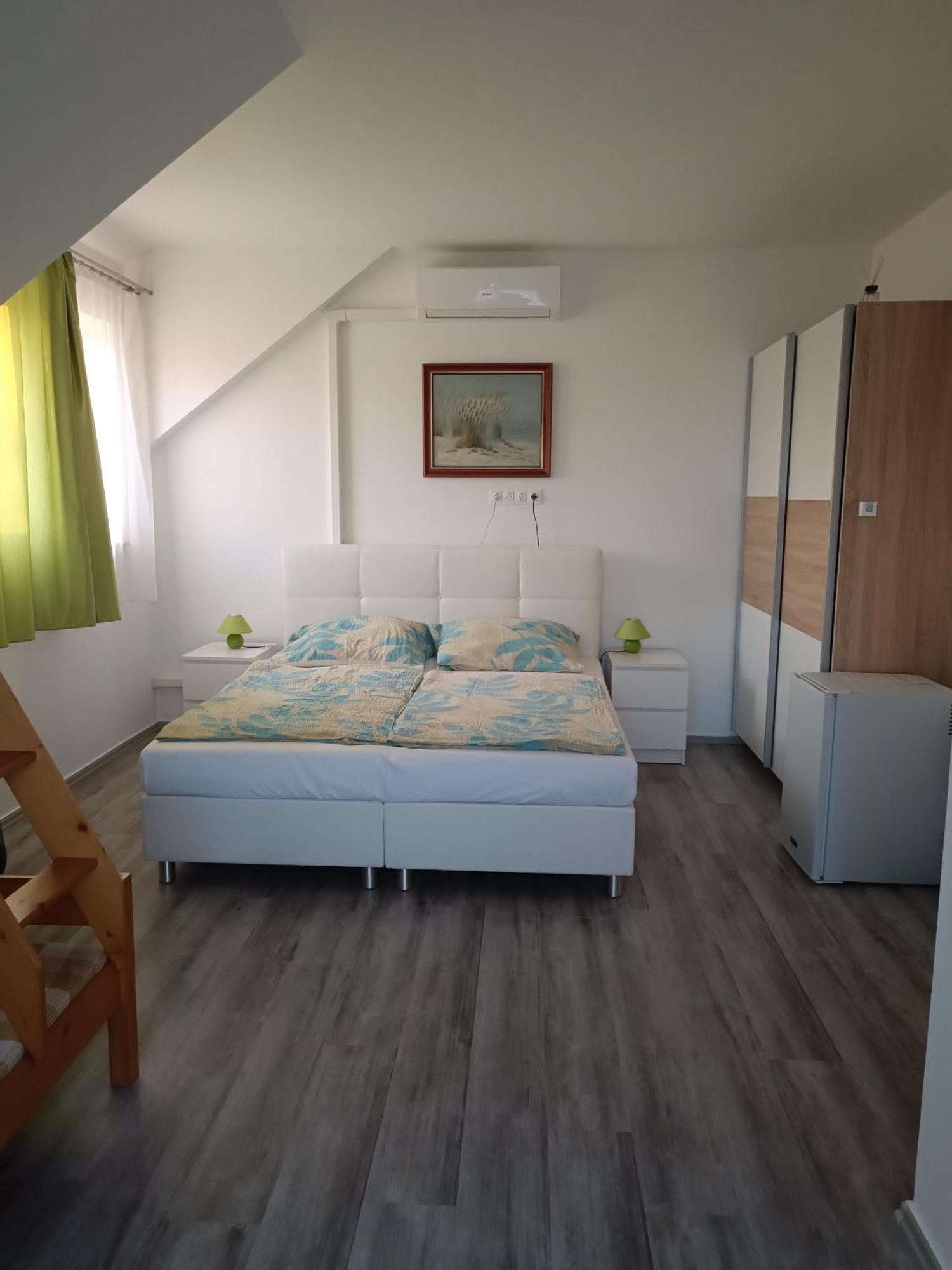 Hotel Katalin Vendeghaz Gyenesdiás Esterno foto