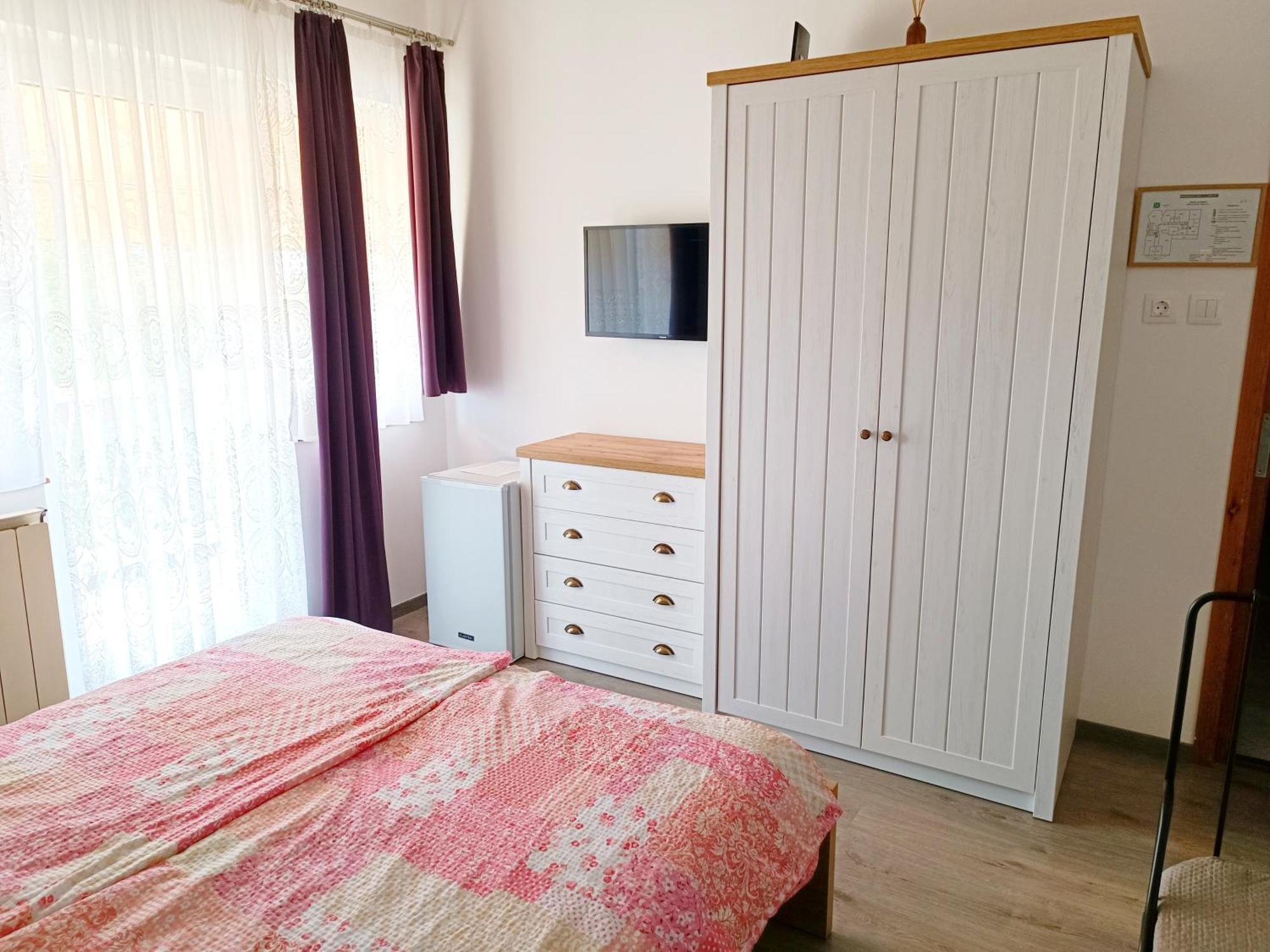 Hotel Katalin Vendeghaz Gyenesdiás Esterno foto