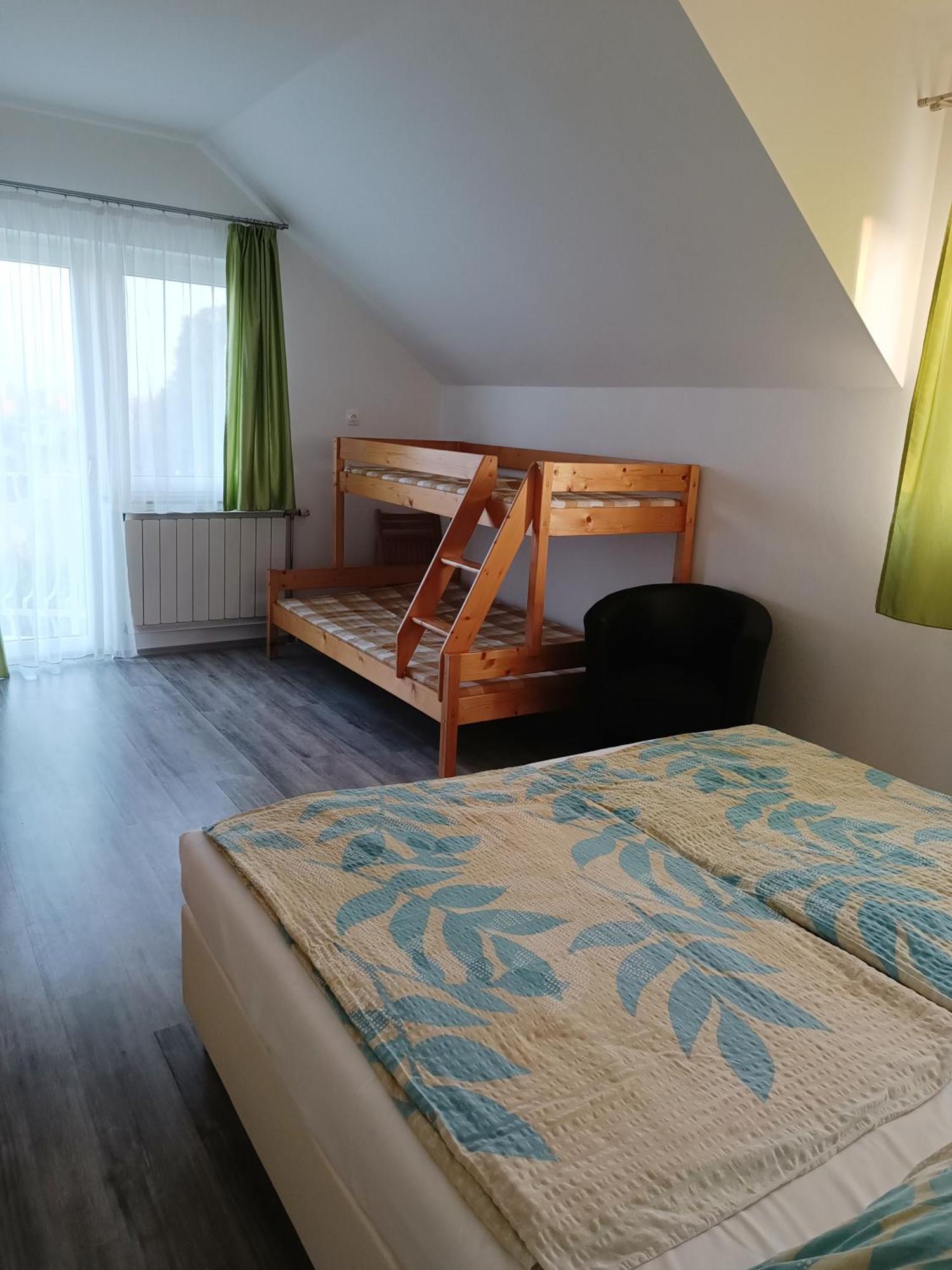 Hotel Katalin Vendeghaz Gyenesdiás Esterno foto