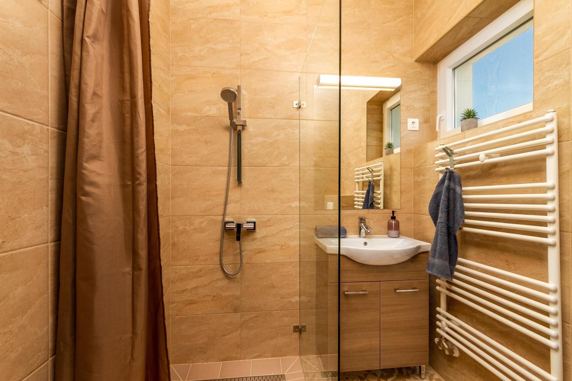 Hotel Katalin Vendeghaz Gyenesdiás Esterno foto
